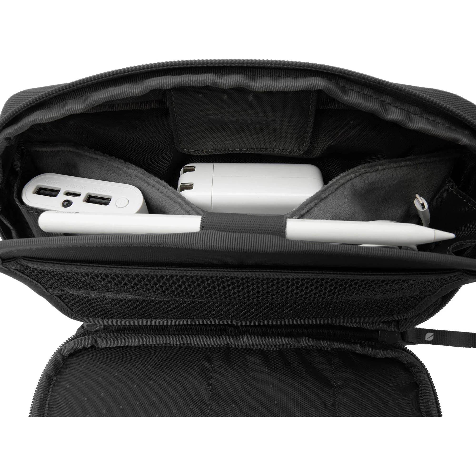 Incase Transfer Sleeve for 13" Laptop (Black) - Image 5