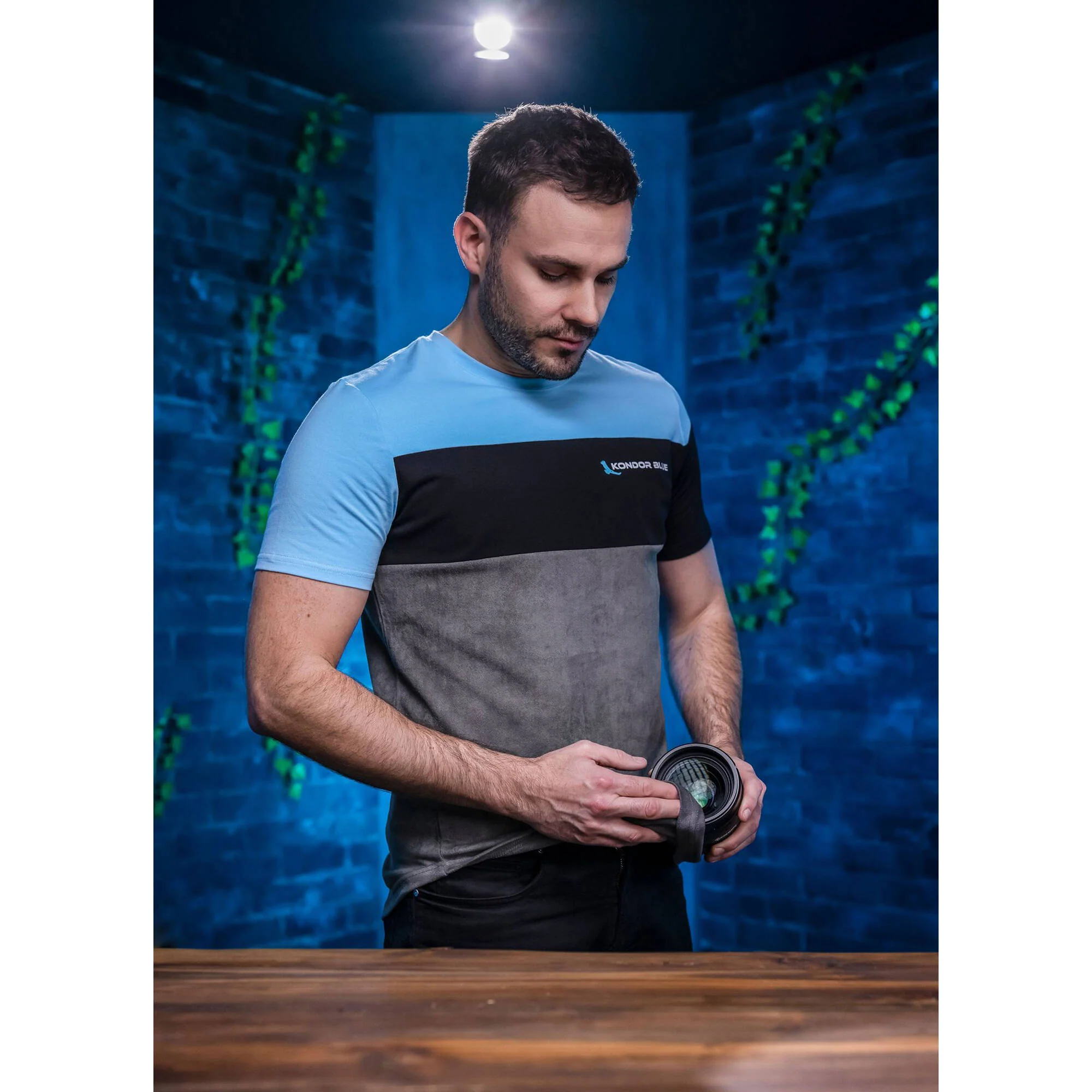 Kondor Blue Short Sleeve TriColor Lens Cleaning T-Shirt (Medium) - Image 4