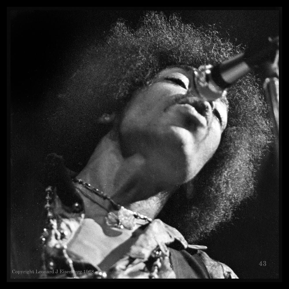 Lenny Eisenberg Book: Photographing Jimi Hendrix - Image 5