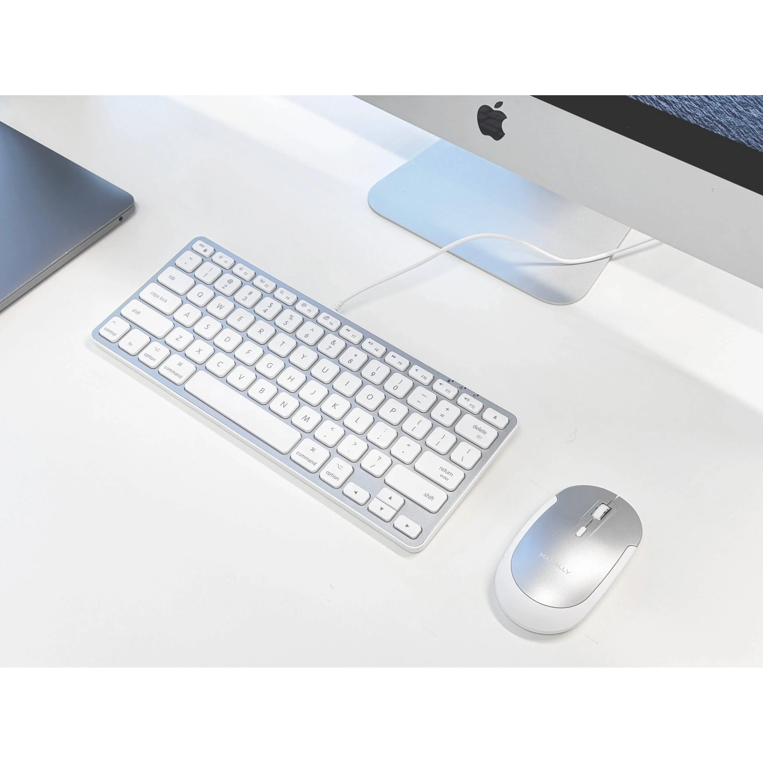 Macally Compact Wired Keyboard with USB-A and USB-C Hub (Aluminum) - Image 6
