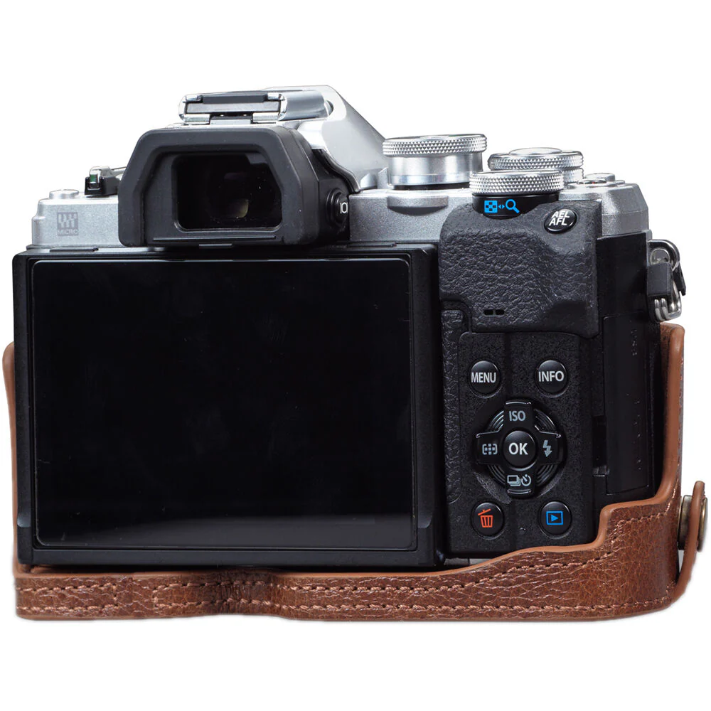 MegaGear Brown Ever Ready Genuine Leather Camera Case - Image 4