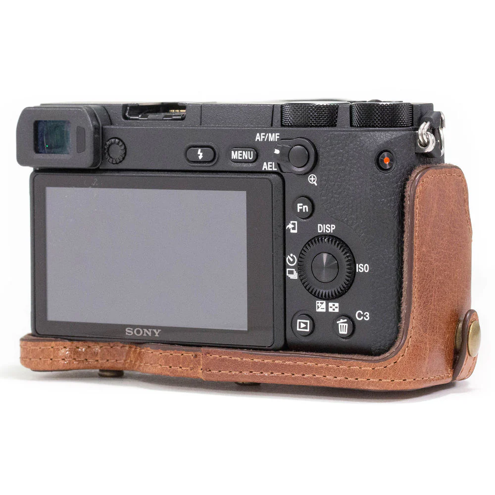 MegaGear Ever Ready Genuine Leather Camera Case for Sony Alpha A6500 16-70mm (Light Brown) - Image 4