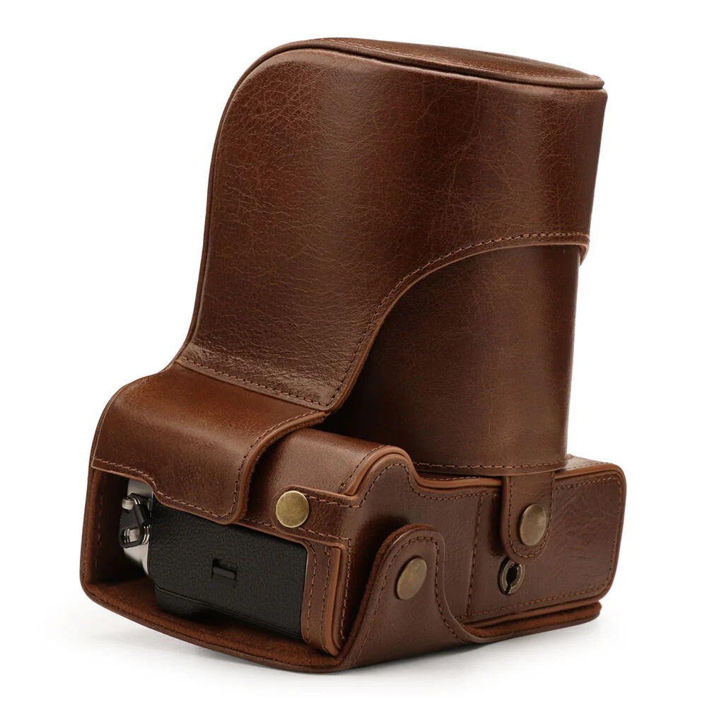 MegaGear Ever Ready Leather Camera Case for FUJIFILM X-T4 with XF 16-80mm Lens (Brown) - Image 4