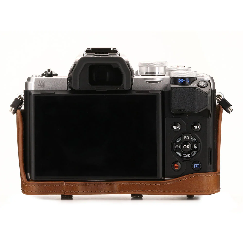 MegaGear Ever Ready Leather Camera Case for Olympus OM-D E-M10 Mark III with 14-42mm Lens (Light Brown) - Image 5