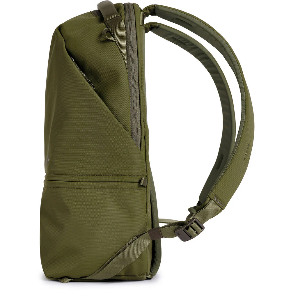 Urth Arkose 20L Backpack (Green) - Image 3
